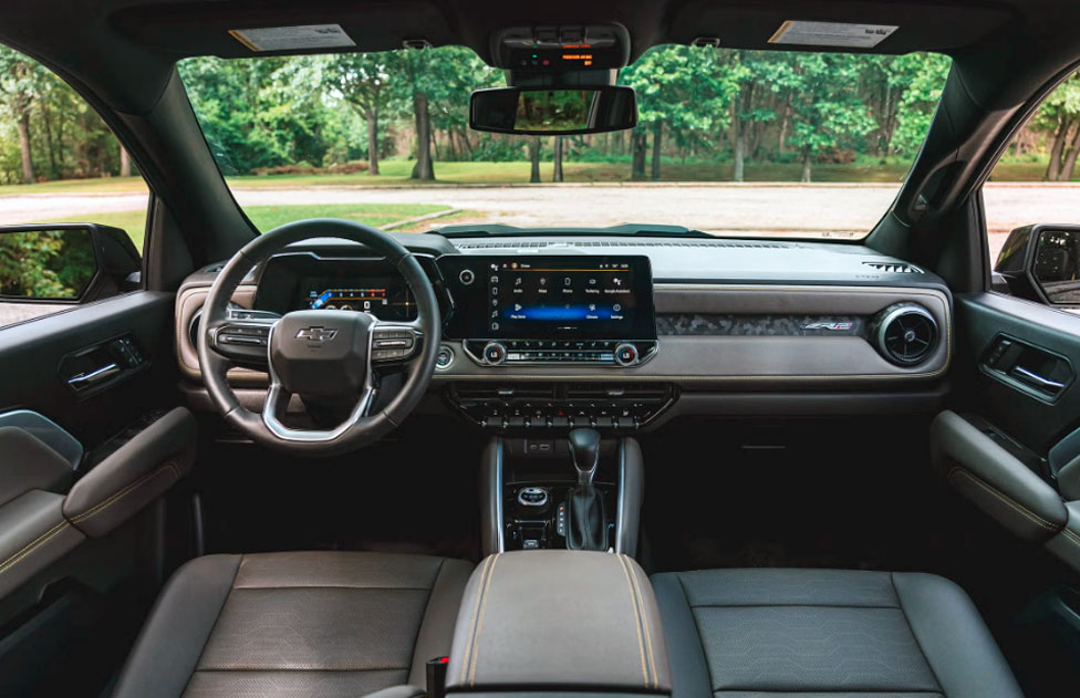 2026 Chevrolet Colorado Interior